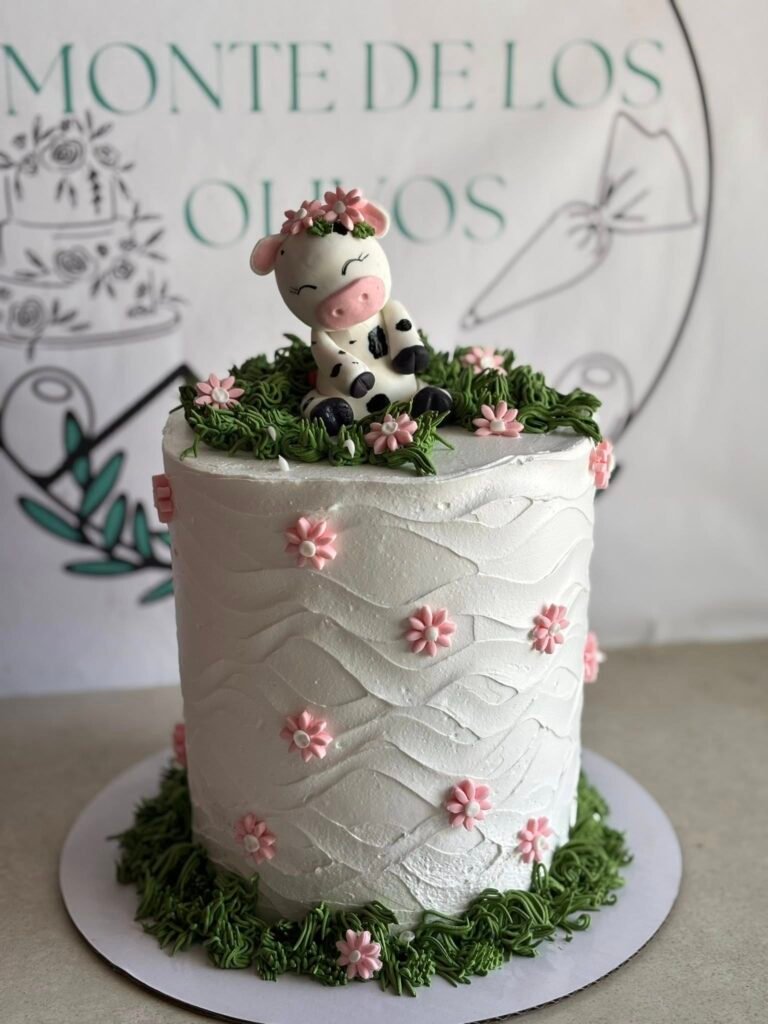 Cake by Safis Sweets