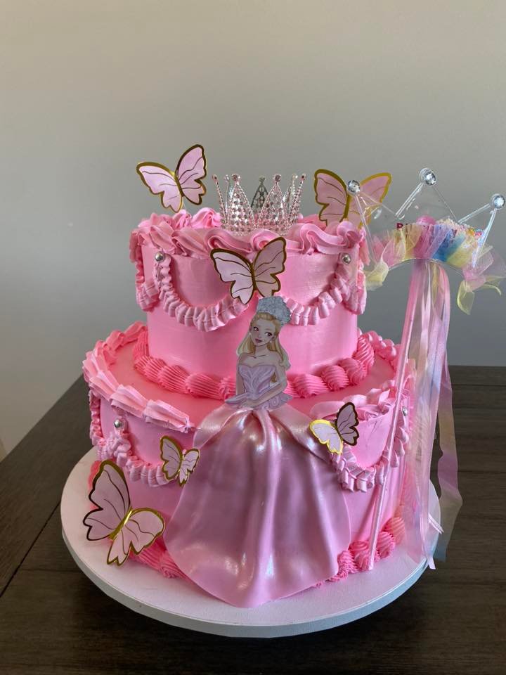 Cake by Sissi Bakes