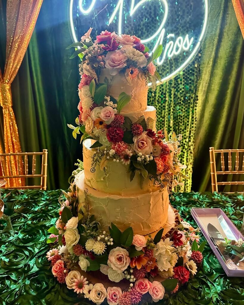Cake by Vaquita Creations
