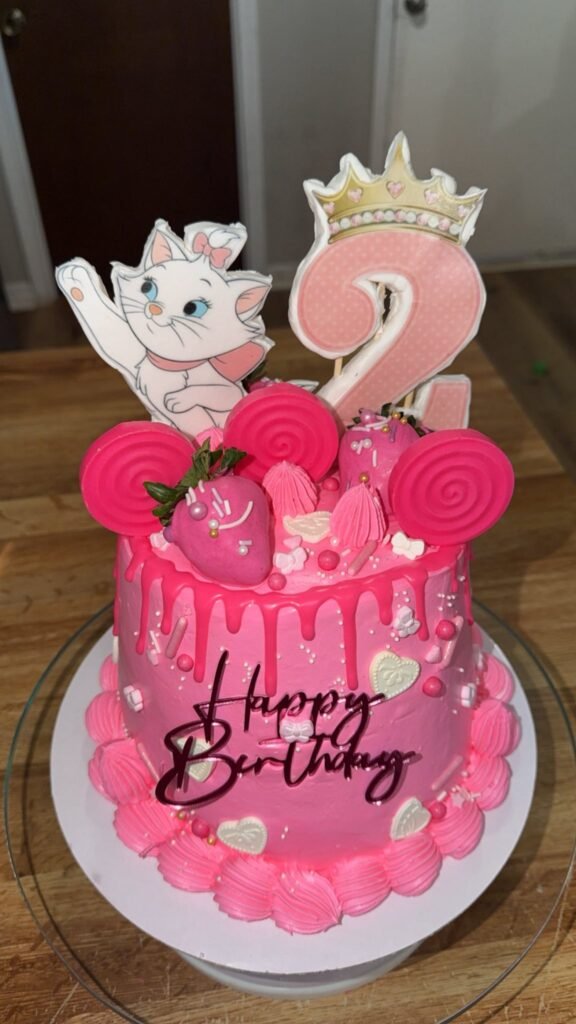 Cake by Hernandez Postres y Pasteles
