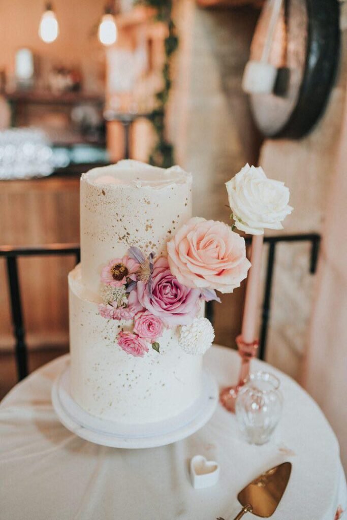 Cake by Kimi Sweets