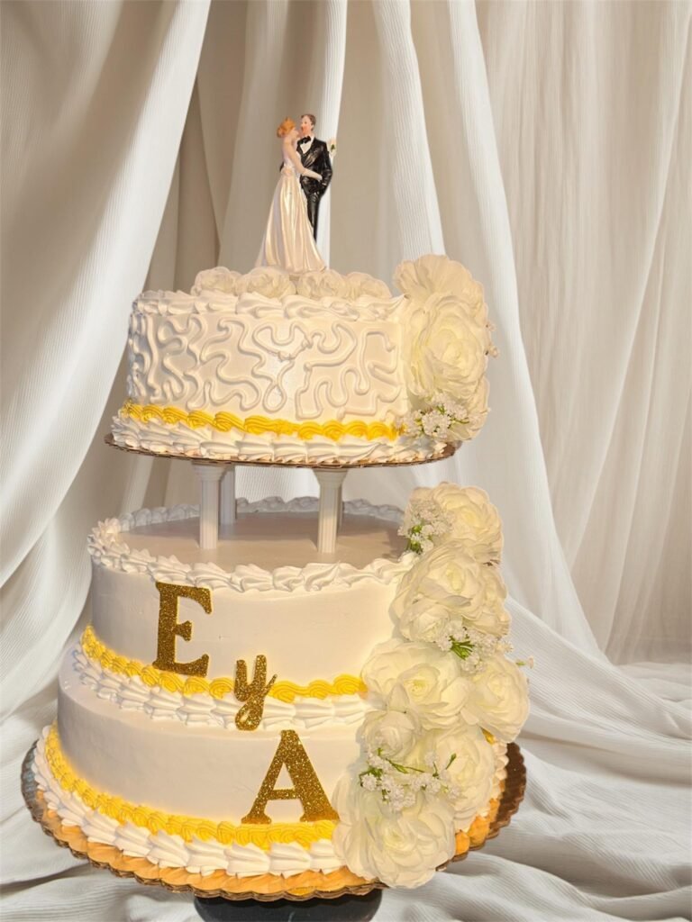 Cake by Lily Pasteles y Arreglos.