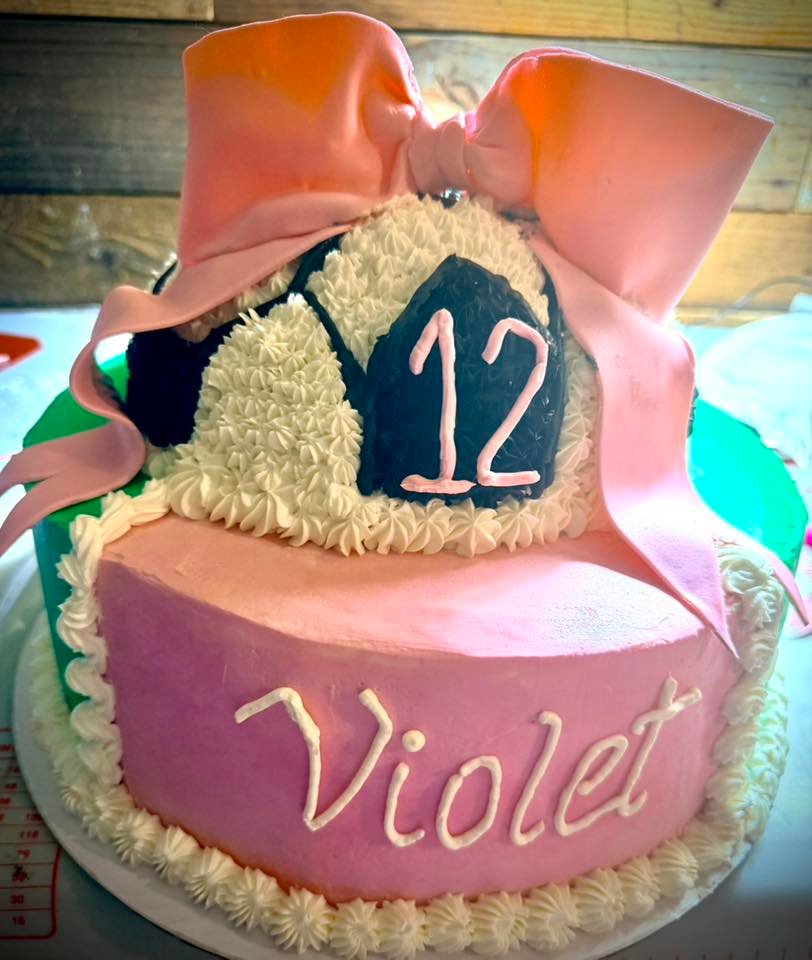 Cake by Lolli’s Bakery Barn