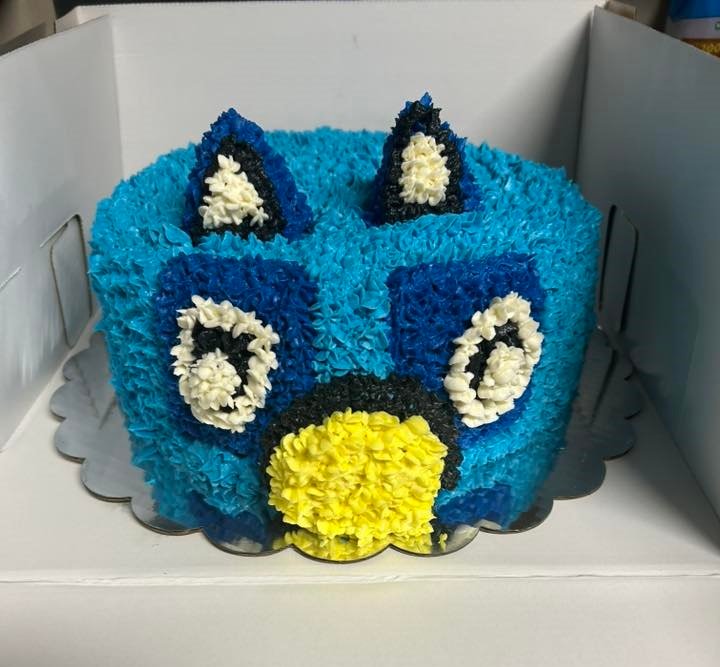 Cake by Makay’s Mini Bakery
