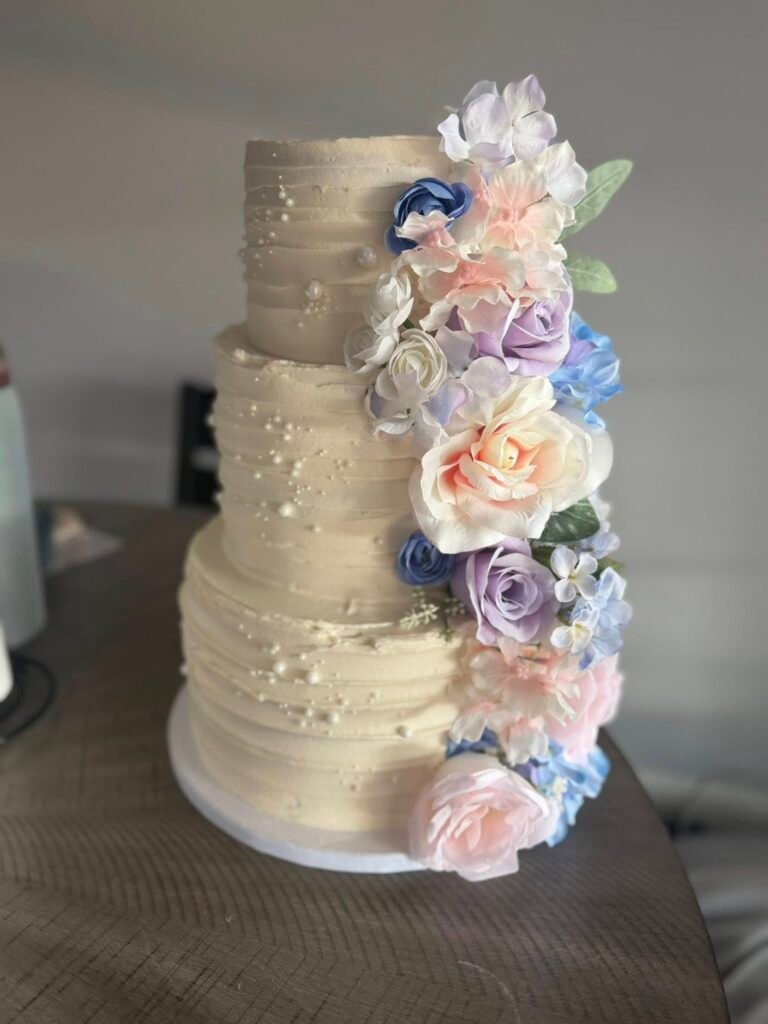 Cake by Rossie Bakes