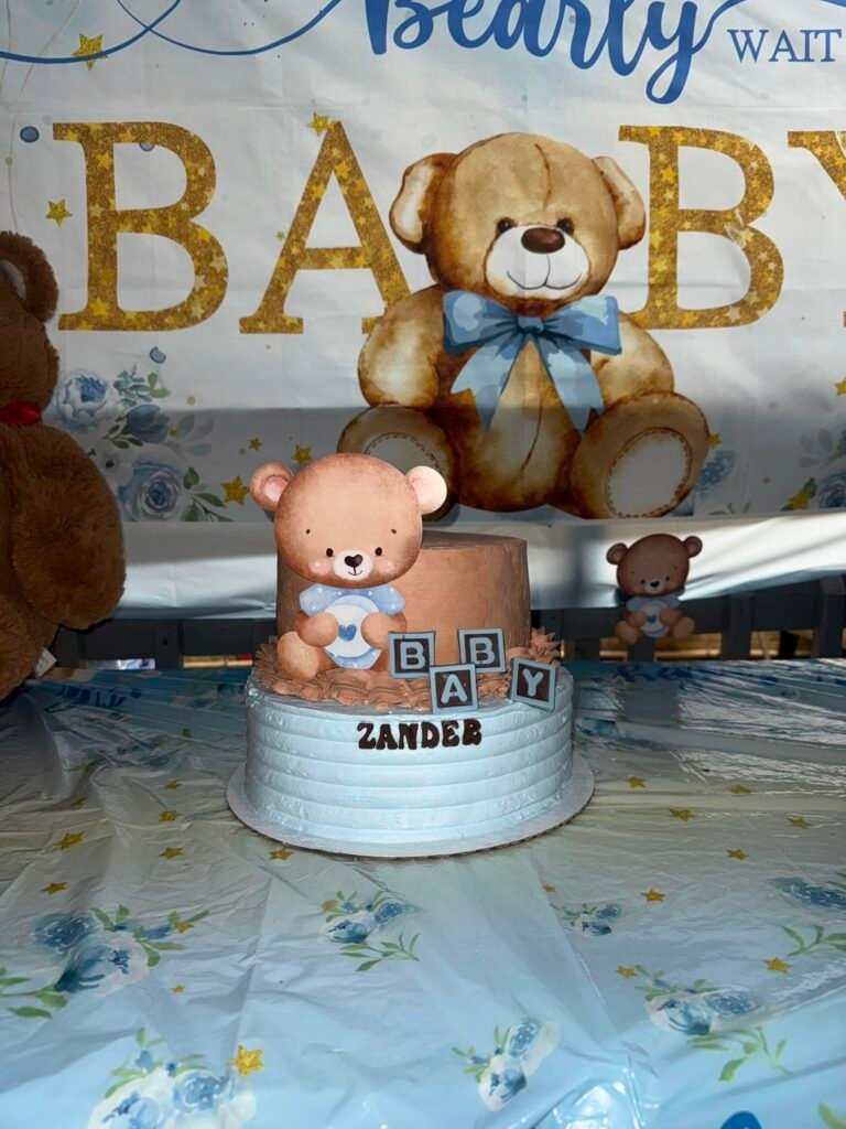 Cake from Bakeddbyandreaa