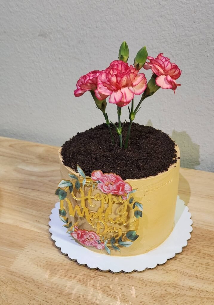Flower Pot Cake by Dulce D'lights