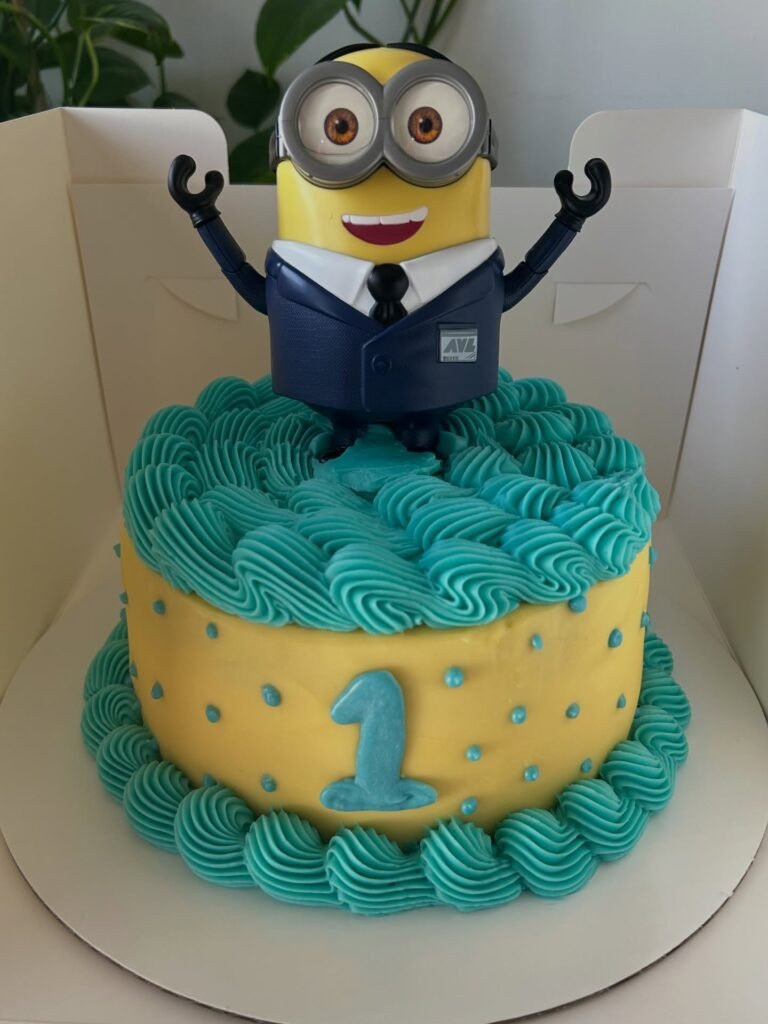 Minion Cake by Ashley’s Antojitos