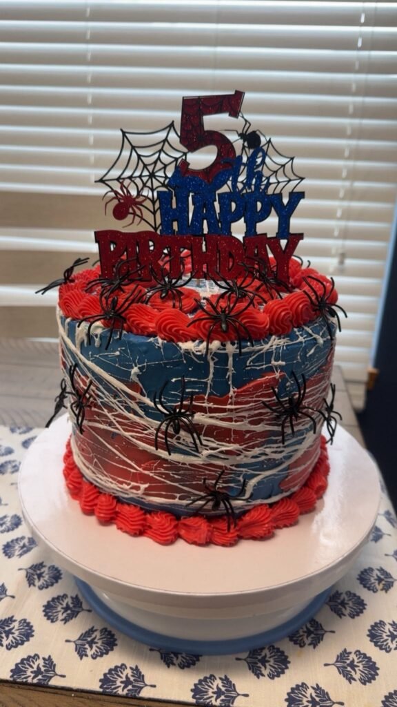 Cake by Buttercream and Bows Baking Co.