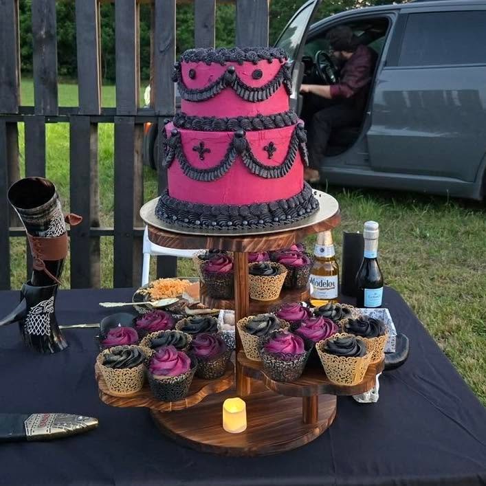 Cake by Lexie Bakes