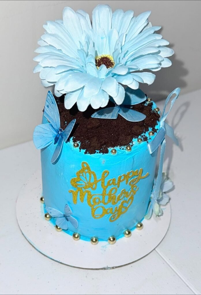 Cake by Thaly Sweets Delights