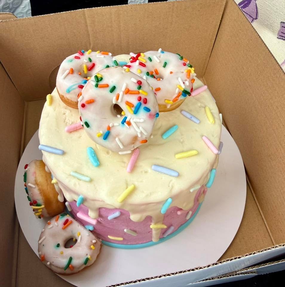 Cake by Vi’s Cakes
