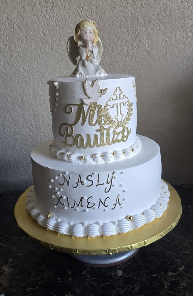 Cake by Arianitha Pasteles y Gelatinas