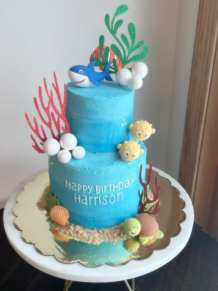 Cake by Awsumb Eats
