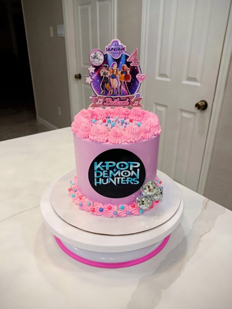Cake by Evely's Sweet Cakes & Desserts