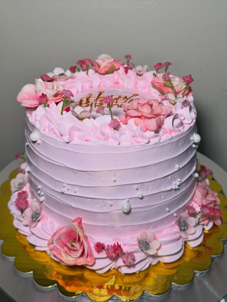 Cake by Yulisa Sweet Cakes