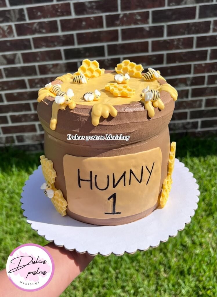 Cake by Dulces Postres y Más