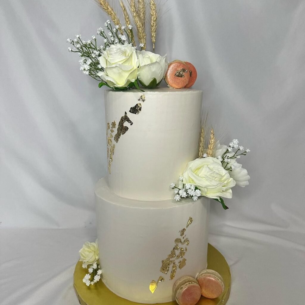 Cake by Lala Bakes