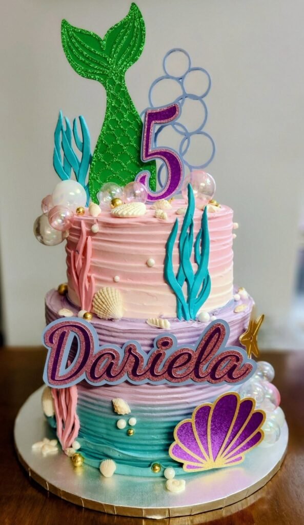 Cake by Rosa Chantilly