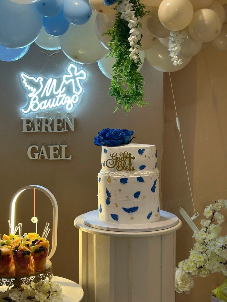 Cake from Esperanza Cakes By: Adri Duran