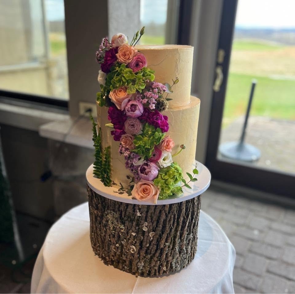 Cake by Kothe's Custom Creations
