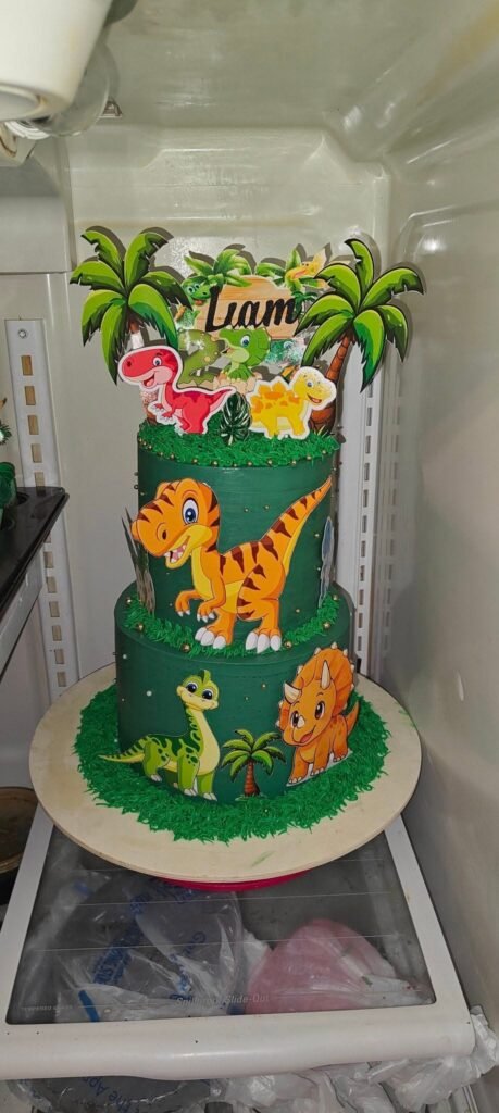 Cake by Damaris' Cakes