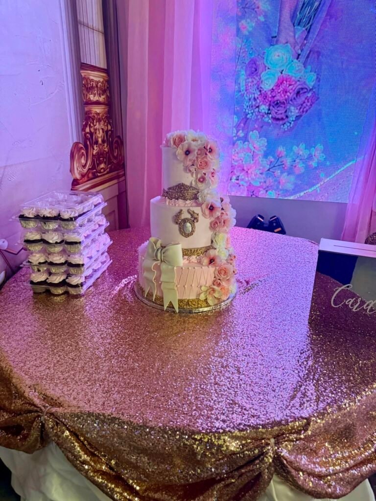 Cake by Isa's Cakes