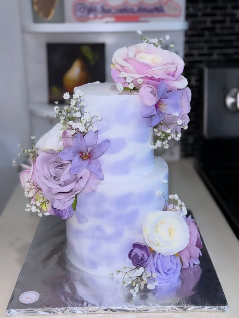Cake by Isa Cakes and Desserts