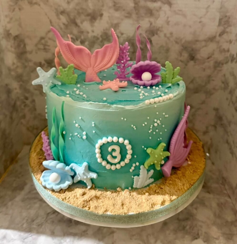 Cake by Janis Cakes and Balloons