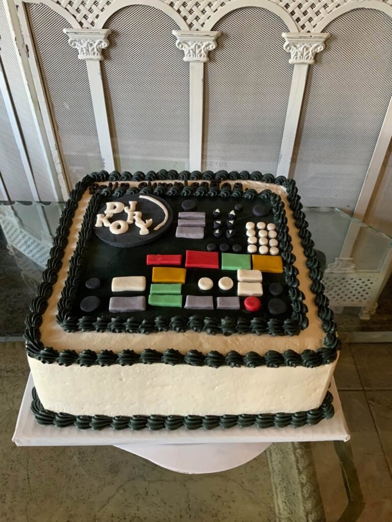 Cake by Mi Pastelito