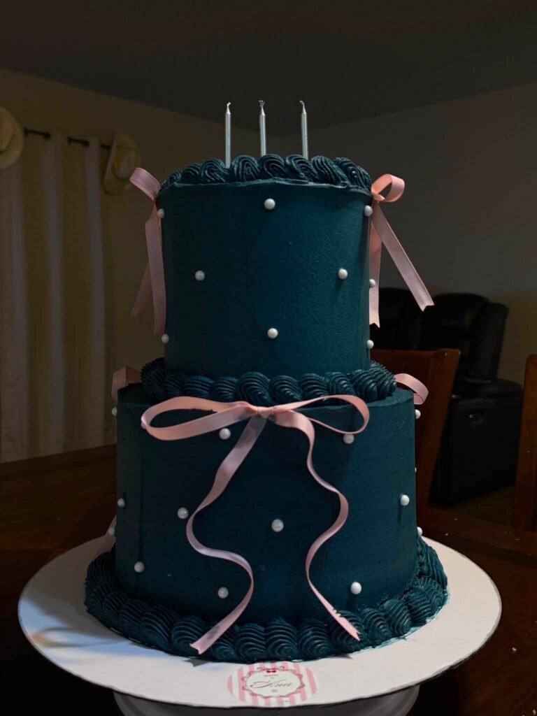 Cake from Bakery by Ana