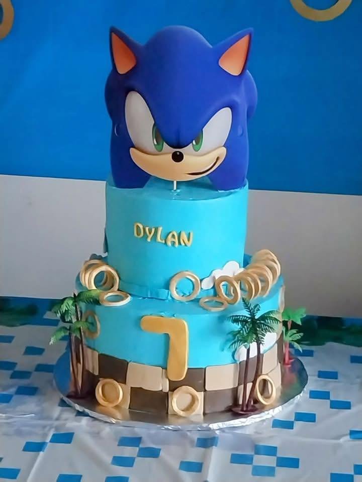 Cake by Eli Cakes
